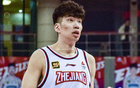 余嘉豪四季CBA，獲星銳獎(jiǎng)及兩度入選二陣。